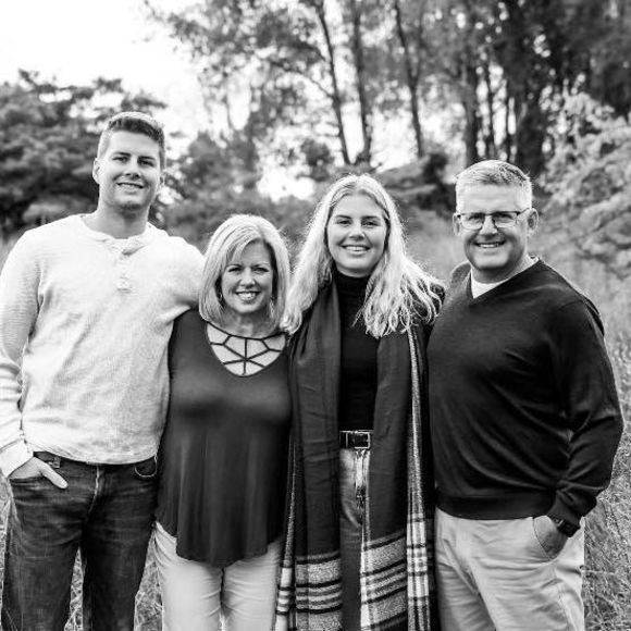 Meet your Posher, Kris - Picture 1 of 1